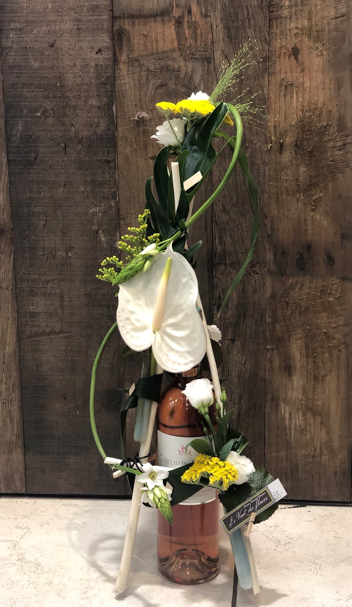 Bouteille de vin décorée